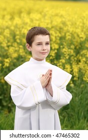 Child In First Holy Communion, Purity Conscience, Praying Hands