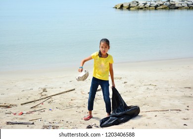 ゴミ拾い の画像 写真素材 ベクター画像 Shutterstock