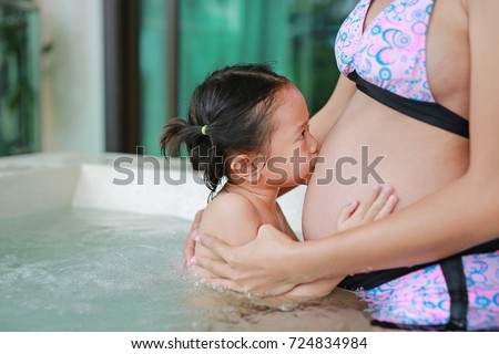 Pregnant women hot kiss foto 110