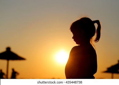 35,111 Kids silhouette beach Images, Stock Photos & Vectors | Shutterstock