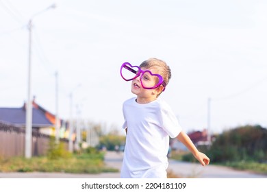 Child In Heart Glasses For Valentine's Day