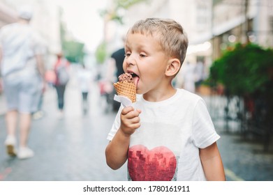 Kid Eating Ice Cream Cafe Funy Stock Photo 429137419 | Shutterstock