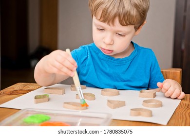 Child Learn Geometric Shapes. Fine Motor Skills. Preschool Or Special Needs Tasks. Early Education Of Children. Montessori Methodology.