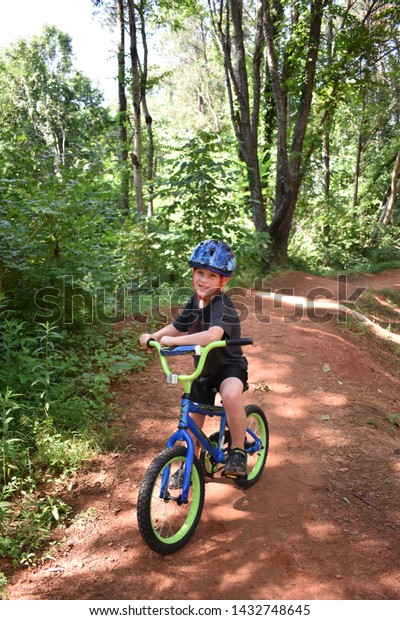 dirt bmx track