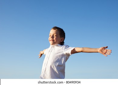 7,287 Child Arms Outstretched Images, Stock Photos & Vectors | Shutterstock