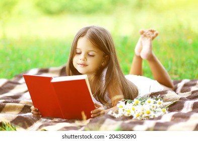 1,428 Spanish girl reading Images, Stock Photos & Vectors | Shutterstock