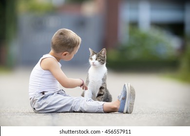 child talks to animal