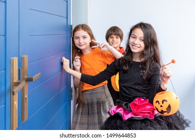 boys dressed as girls for halloween