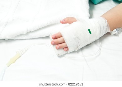 68,556 Hospital hand child Images, Stock Photos & Vectors | Shutterstock