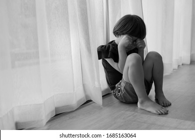 Children Crying Little Girl Cry Feeling Stock Photo 1685163064 ...