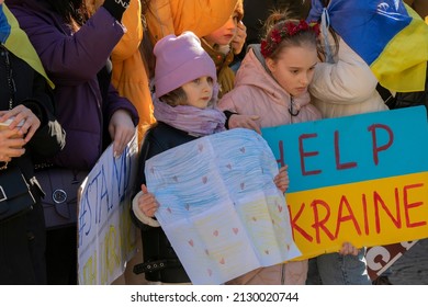 Children Demonstrating At The Protest Against The War In Ukraine At Amsterdam The Netherlands 27-2-2022