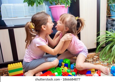 Children Did Not Share Toys, Fights And Conflicts Between Children, The Relationship Of Sisters