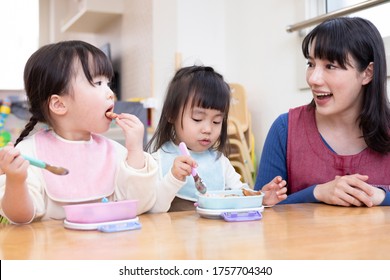 Children Eating Lunch In The Classroom