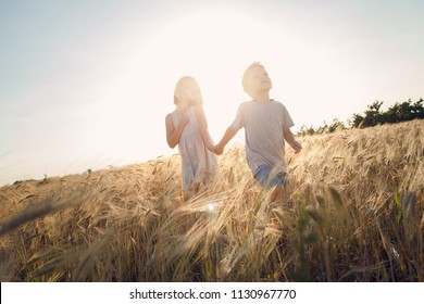 Boy Girl Holding Hands Images Stock Photos Vectors Shutterstock