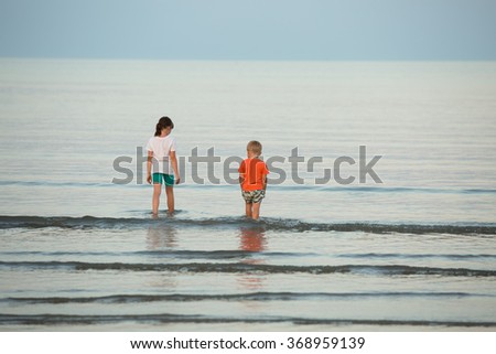 CHILDREN ON THE BEACH