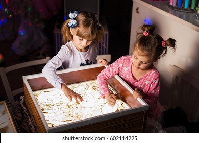 Children Paint In The Sand, Sand Animation