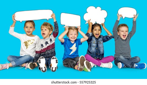 2,761 Children holding speech bubbles Images, Stock Photos & Vectors ...