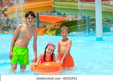 	Children in swimming pool