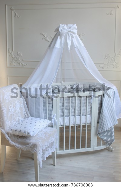 white oval crib