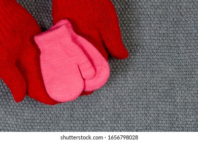 womens red mittens