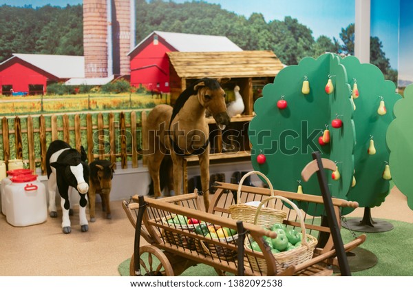 childrens toy farm