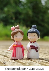 Children's Toys Couple Mini Figures Korean Bride Wearing Traditional Korean Wedding Attire, Light Pink And White