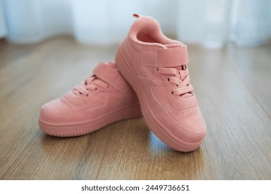 Zapatillas niño color rosa