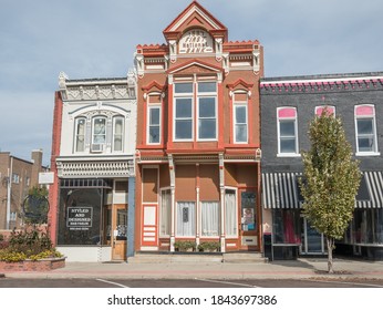 Chillicothe, MO / United States Of America  - October 28th, 2020 : Exterior View Of Historic First National Bank Building, With Modern Business On Ground Floor.  1887 Building With Modern Renovation.