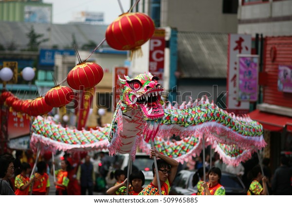 china dragon\
dance