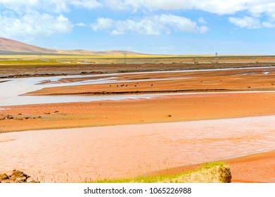 China Qinghai Hoh Xil Red River And River