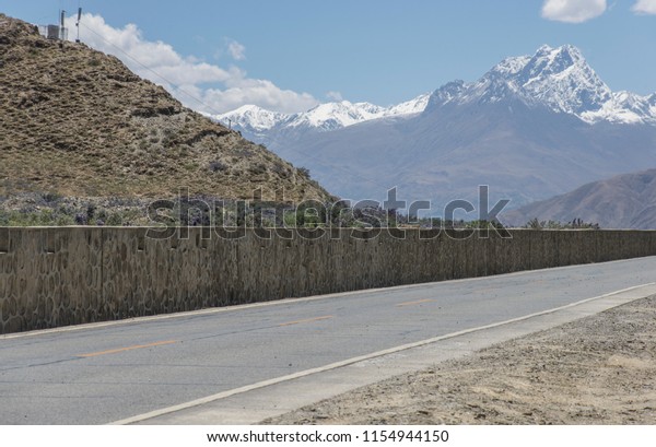 China Snow Mountain\
Highway