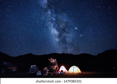 China, Tibet - August 11, 2019: Jeep Car Team  Camping In The Tibet And Qinghai 