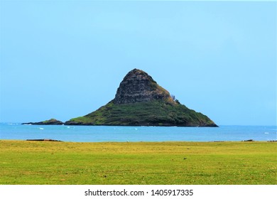 Chinaman's Hat (Mokoli'i Island) On Windward Oahu