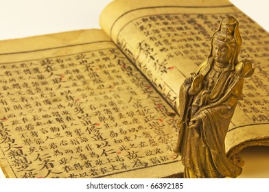 Chinese Ancient Book Over 150 Years Old About Philosophy Of Confucius