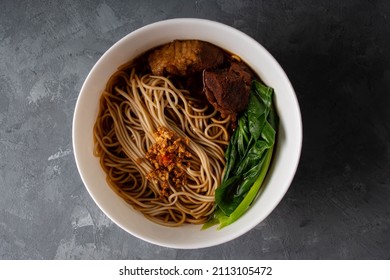 Chinese Beef Noodle Soup With Kailaan 