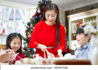 9,347 Christmas Dinner Asian Images, Stock Photos & Vectors | Shutterstock