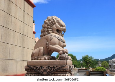 Chinese Lion Statue