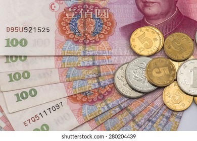 Chinese Renminbi 100 Yuan Bank Note And Coins