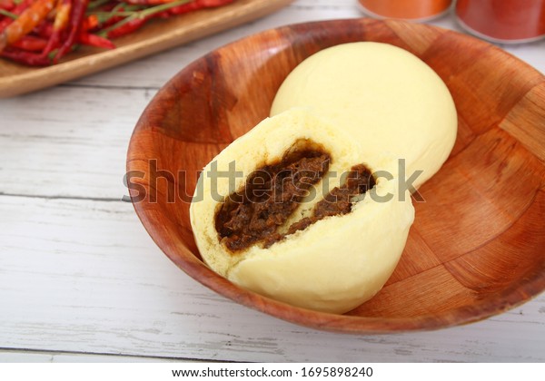 Chinese steamed bun of the\
curry taste