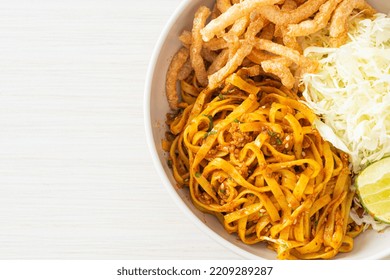 Chinese Yunnan Noodles Or Kwa Meng - Asian Food Style