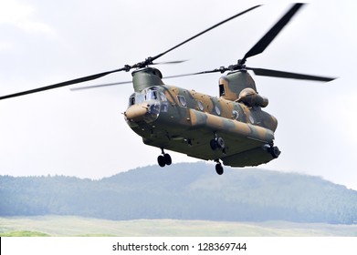 Chinook CH-47, Tandem Rotor Military Helicopter.