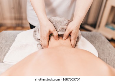Chiropractor develops a cervical collar zone in a patient - treatment of osteochondrosis