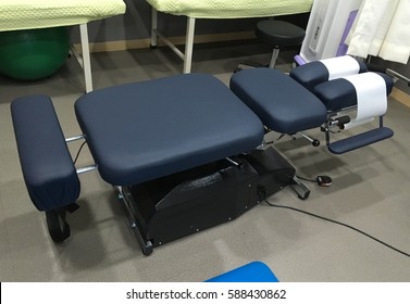 chiropractor table
