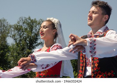 89 Moldovan Folk Dances Images, Stock Photos & Vectors | Shutterstock