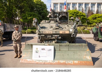 Chisinau, Republic Of Moldova - May 08 2016: Demonstration Of US Military Equipment And The National Army Of Moldova On The Central Square Of Chisinau After Military Exercises Dragon Pioneer 2016