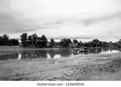 Chiswick River, Kew Bridge, Kew Railway Bridge, West London