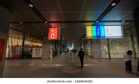 CHIYODA, TOKYO, JAPAN - MAY 23, 2019:  Interior Of Tokyo International Forum's  Underground Concourse. The Complex Was Designed By Architect Rafael Viñoly.