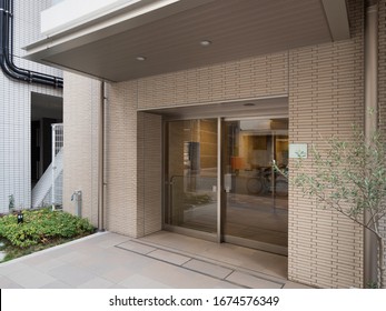 マンションエントランス の写真素材 画像 写真 Shutterstock