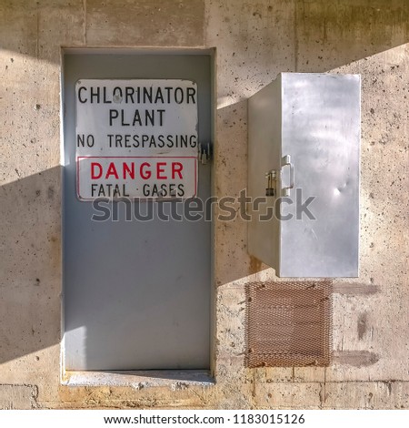 Chlorinator Plant No Trespassing Danger sign Foto d'archivio © 