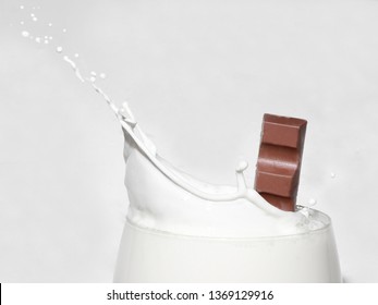 Chocolate bar splash